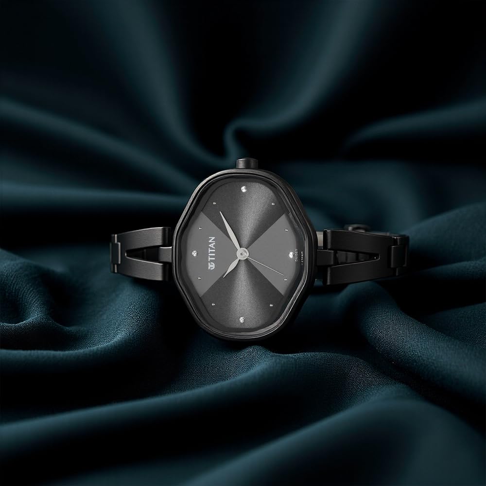 Titan Karishma Quartz Analog Black Dial Black Stainless Steel Strap Watch For Women