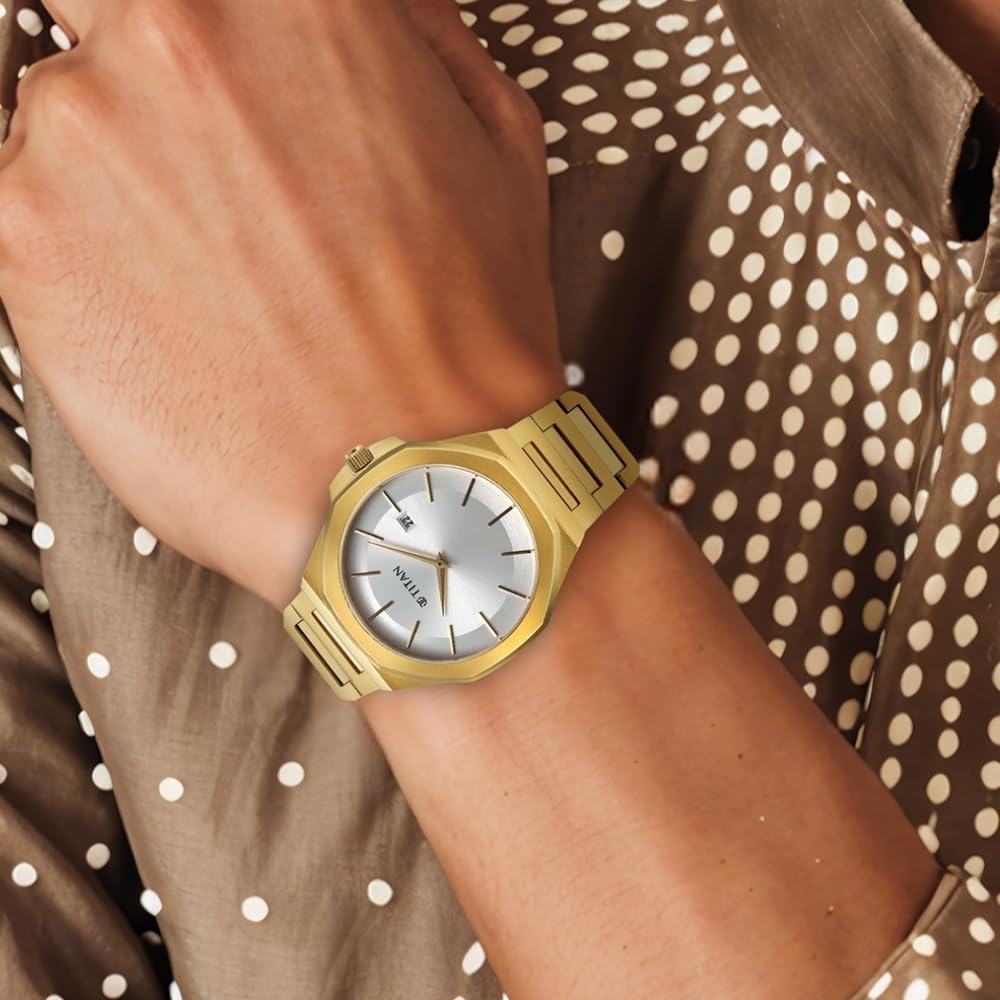 Titan Classic Slim Quartz Analog with Date Silver Dial Stainless Steel Strap Watch for Men