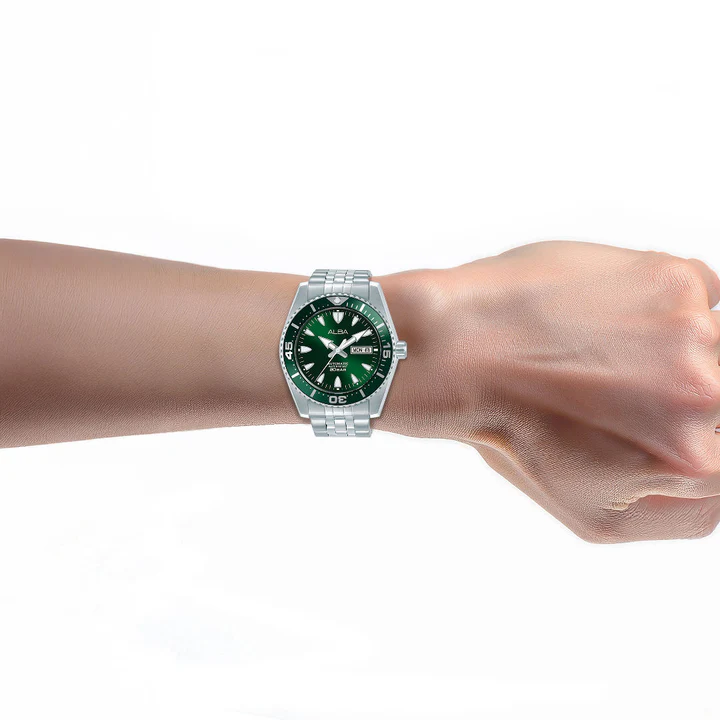 Sunburst Men Automatic Green Dial Analog Steel Watch