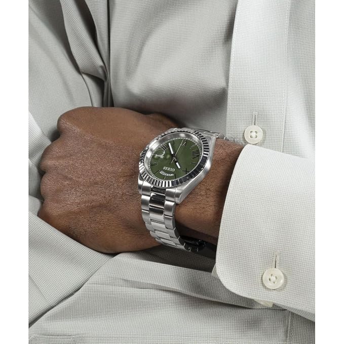 GUESS Men Round Dial Analogue & Water Resistant Man's Wrist Watches