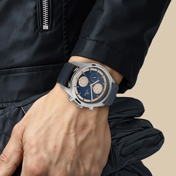 Titan Men's Metropolitan Charm: Men's Multifunctional Blue Watch with Leather Strap