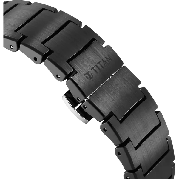 Titan Edge Fumage Quartz Analog Black Dial Black Ceramic Strap Watch For Men