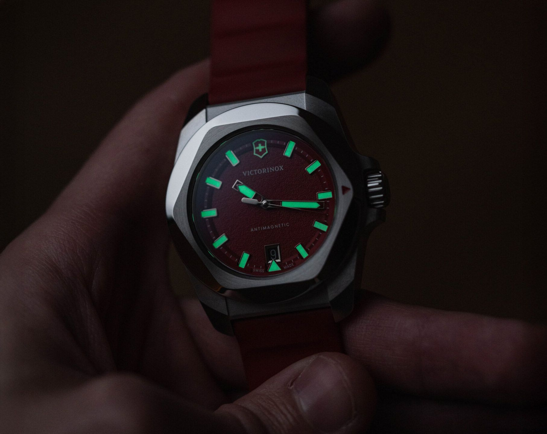 Victorinox I.N.O.X. Red Quartz