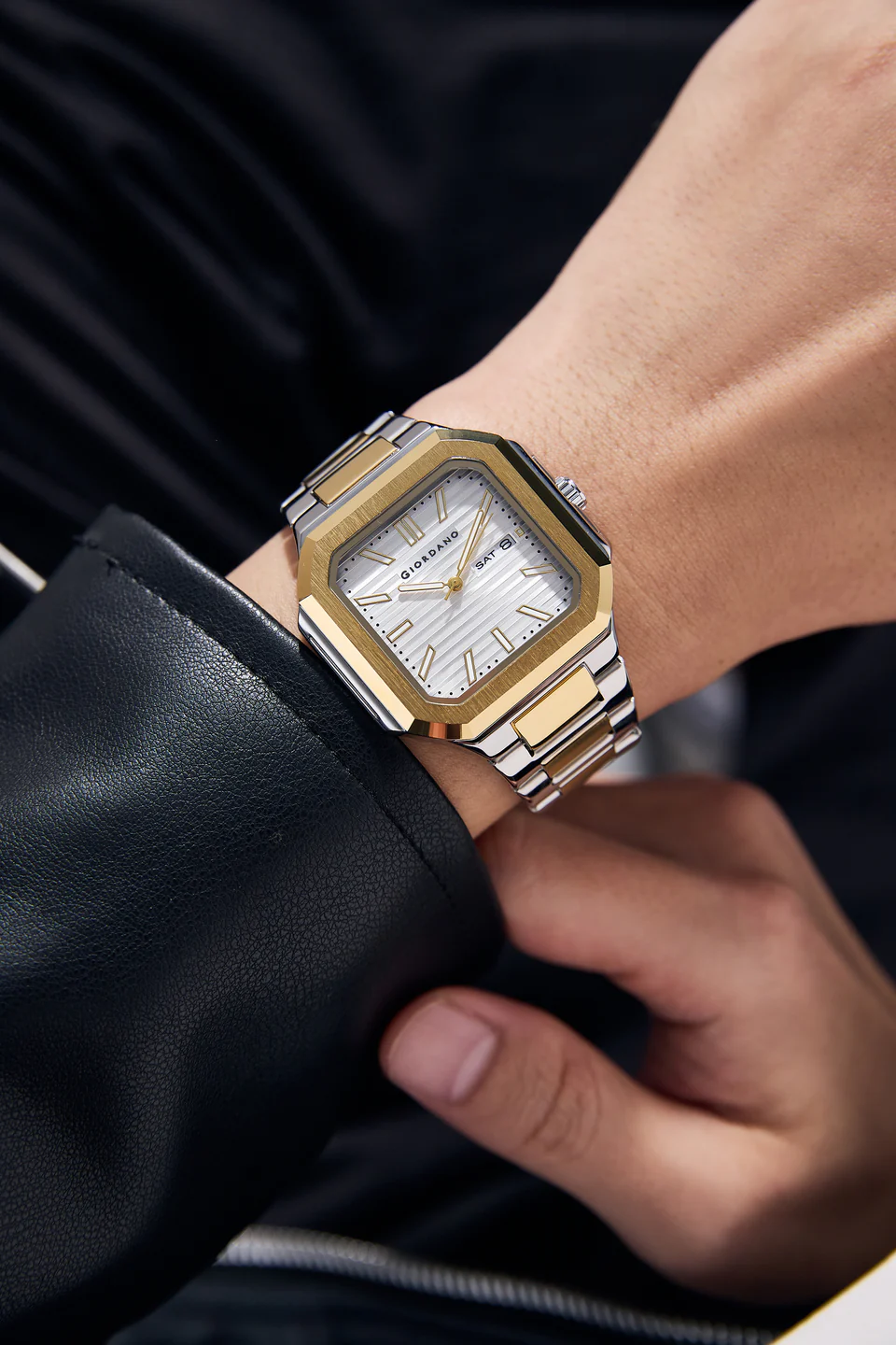 Giordano Square formal Watch for men – Textured Dial,Day & Date Display and Stylish stainless steel strap